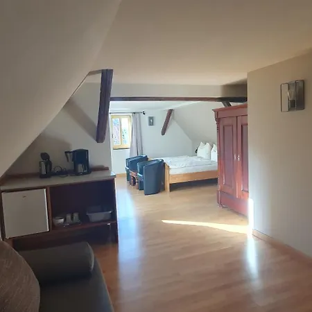 Robinienhof 3*