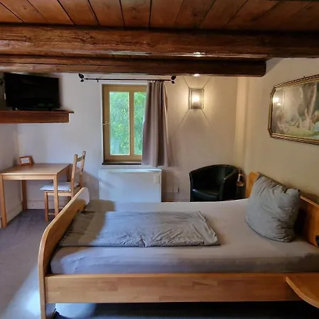 Robinienhof Gasthof 3*