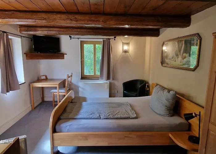 Robinienhof Pensjonat 3*